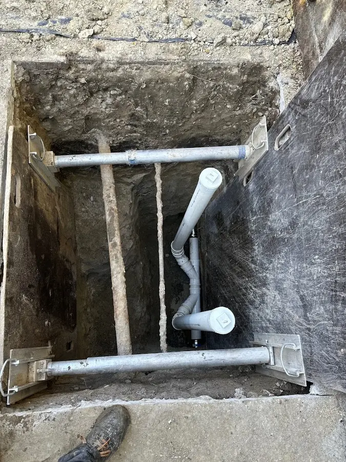 Experienced plumber completing Drain Cleaning work in Fox Lake